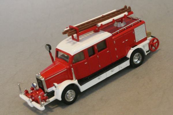Amazon.co.jp: 1/43 JIEDA FIRE ベンツ 消防車 : ホーム＆キッチン